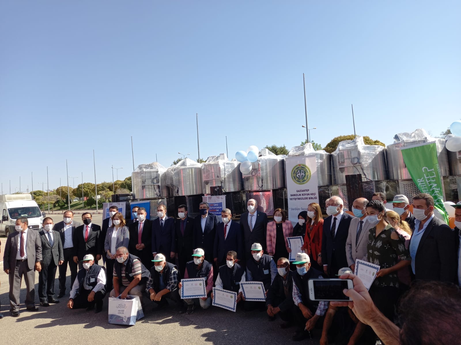 Gaziantep'te süt almış olduğumuz işletmelere vermiş olduğumuz süt soğutma tankları dağıtım töreni görüntüsü