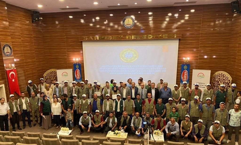 Gaziantep'te Sürü Yöneticisi Serifikası almaya hak kazanan üyelerimizle sertifika dağıtım töreninden görüntü