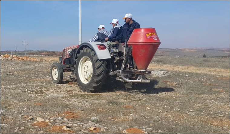 Gaziantep'te Meralara gübre atılmasından